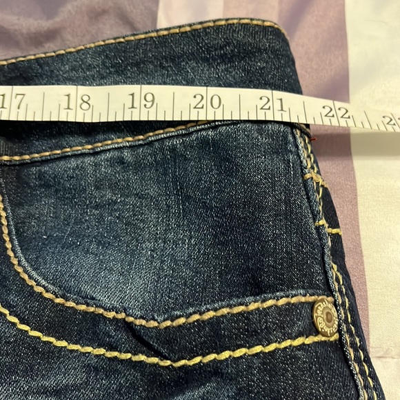 🌸 Cute Cuffed Shorts - Picture 3 of 8